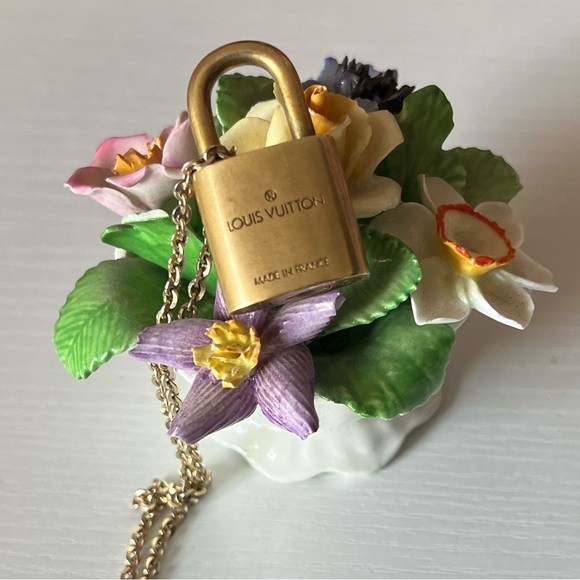 Louis Vuitton Jewelry - Louis Vuitton Brass Padlock Pendant Necklace